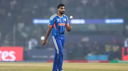 Bowler in India cricket jersey during match