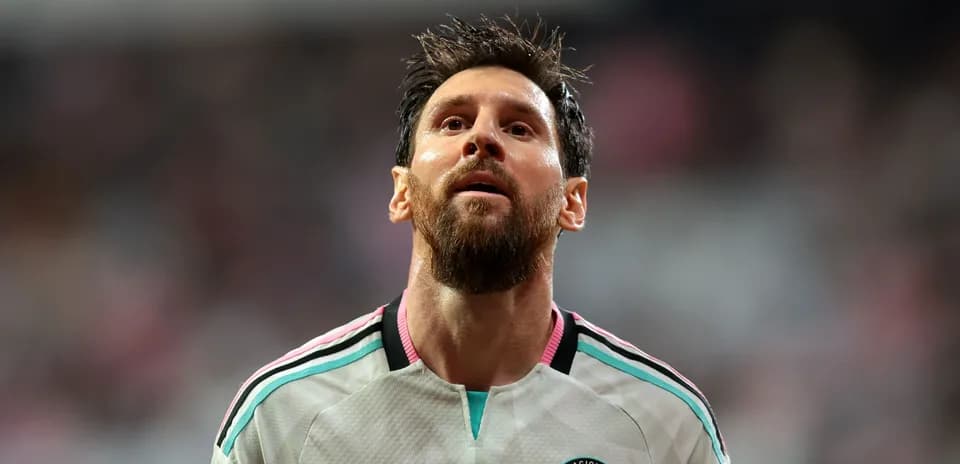 Player looking upwards during a match