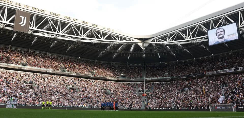 Teams lined up in front of fans at Allianz Stadium