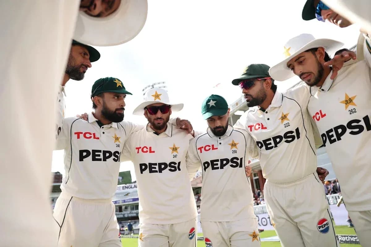 Pakistan cricket team huddling before a match
