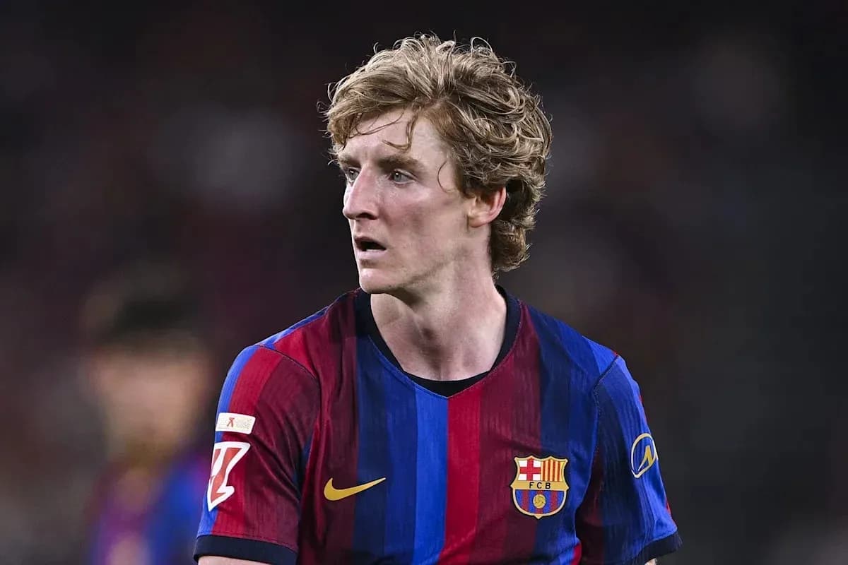 Player in FC Barcelona kit during match