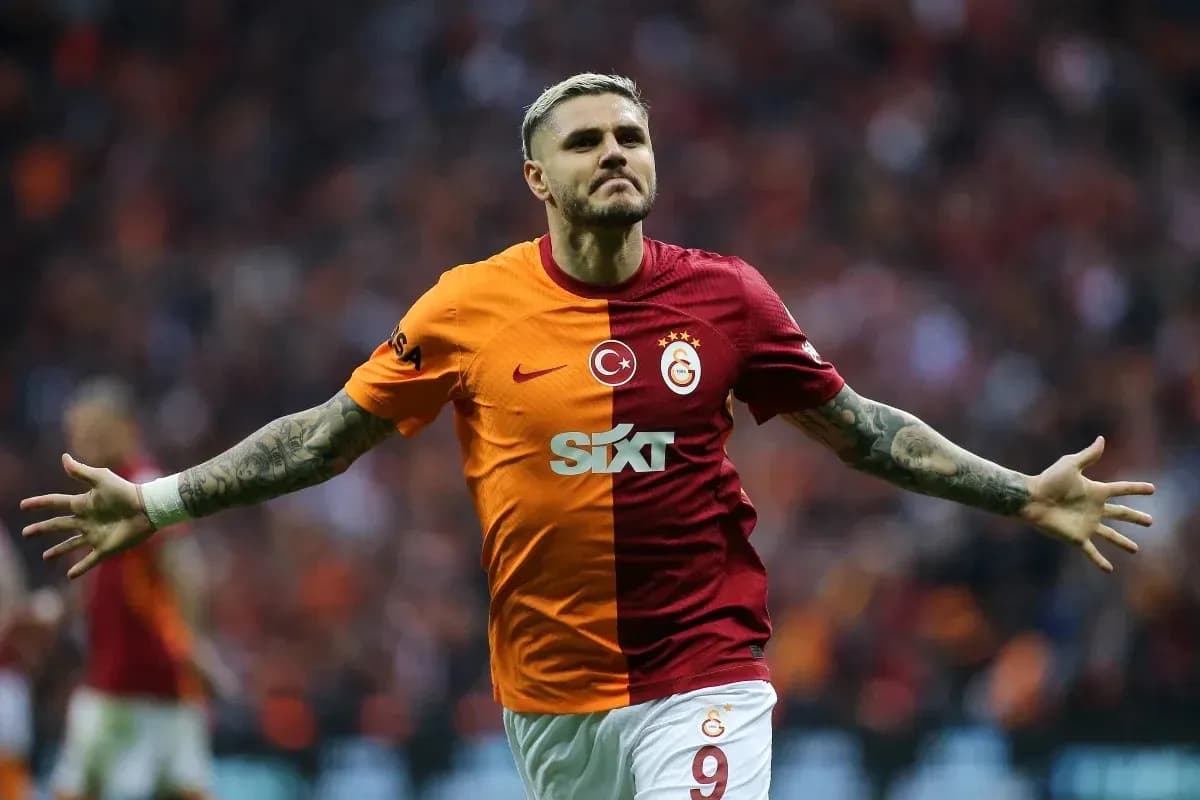 Player celebrating goal in Galatasaray jersey