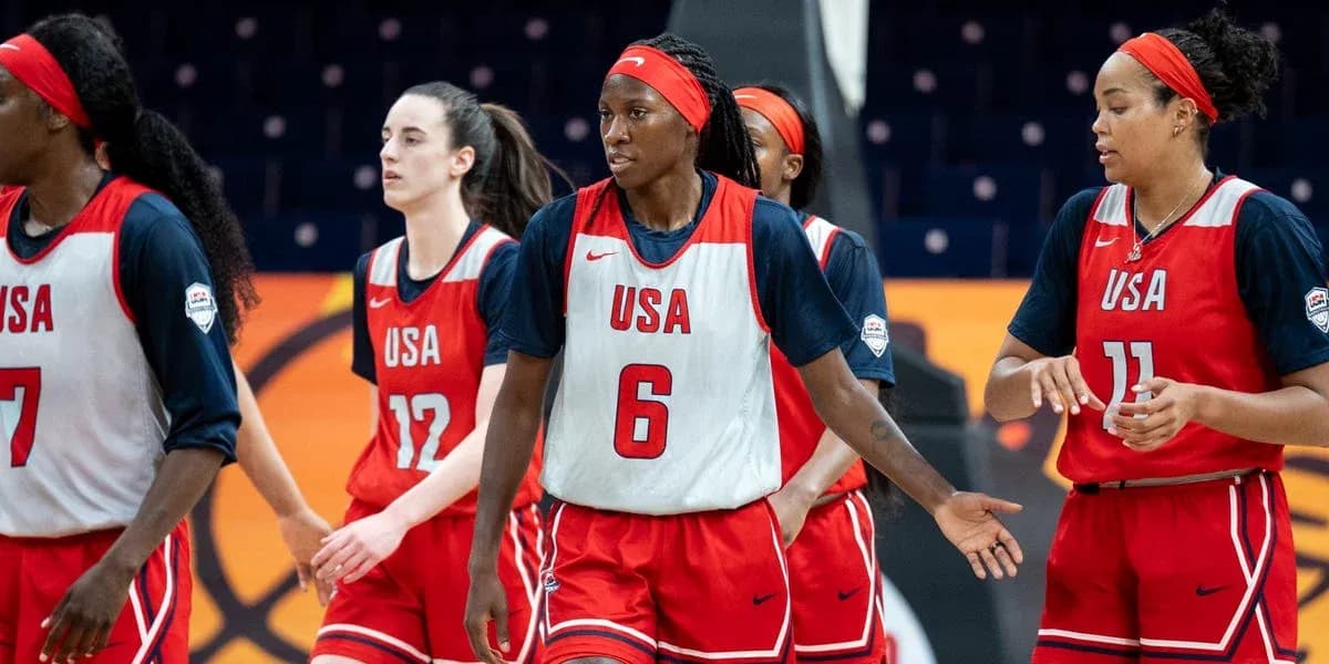 USA women's basketball team in practice uniforms USA women's basketball team in practice uniforms