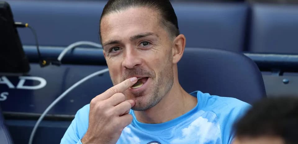 Player eating on the bench during match
