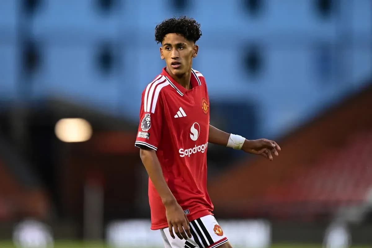 Player in Manchester United kit during match