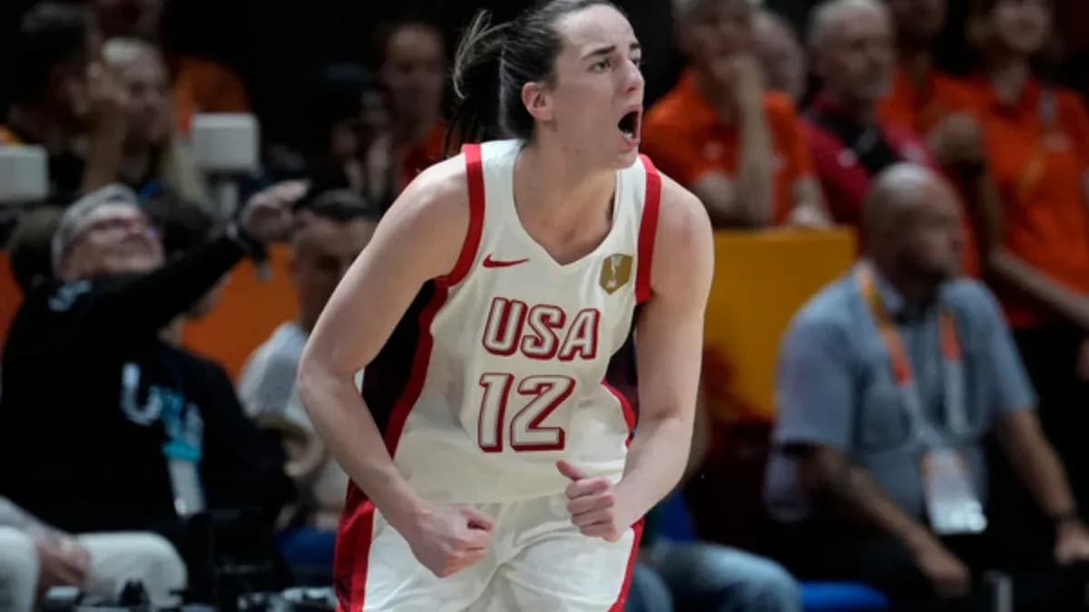 USA player celebrating during basketball game