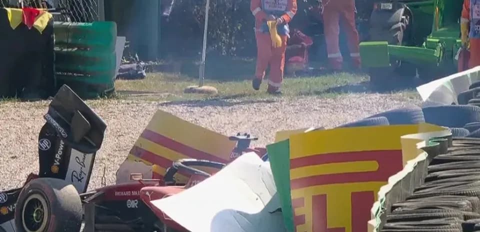 Car crashed into barriers during Formula 1 race