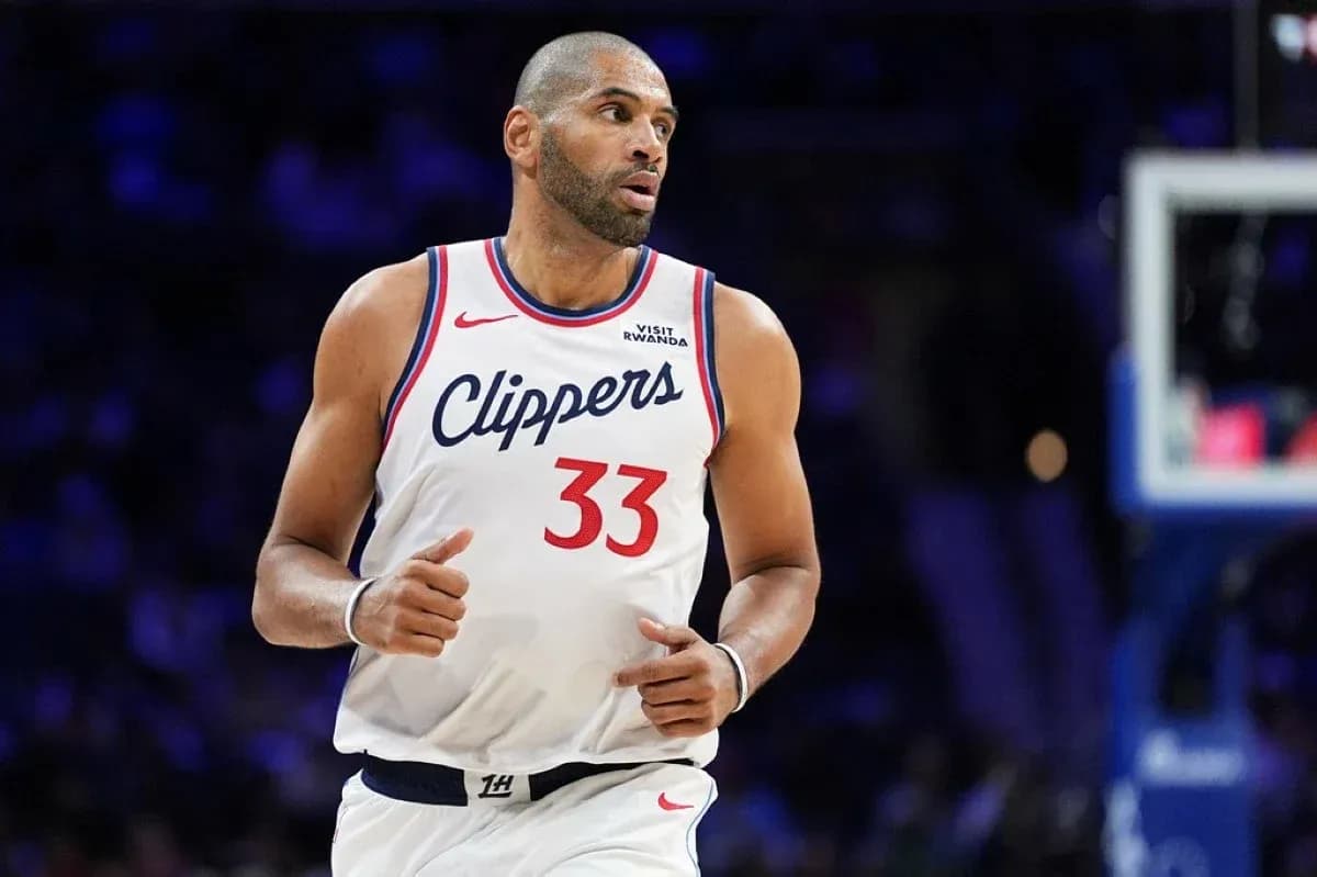 Player in Clippers uniform during basketball game Player in Clippers uniform during basketball game
