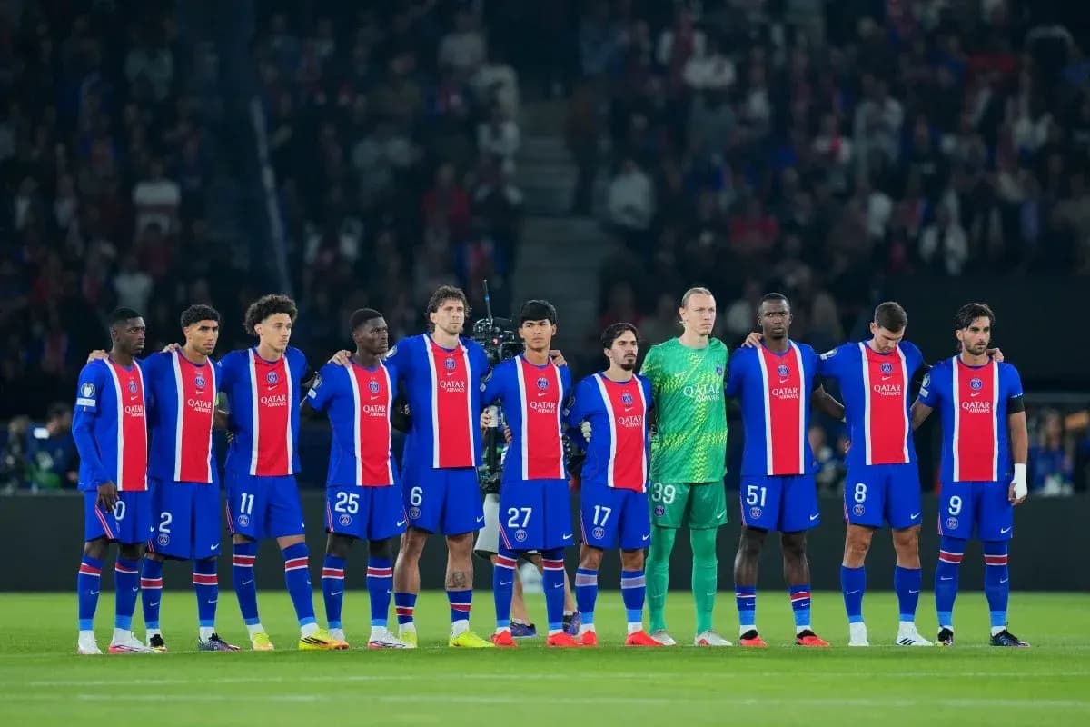 Paris Saint-Germain players standing in formation before match Paris Saint-Germain players standing in formation before match