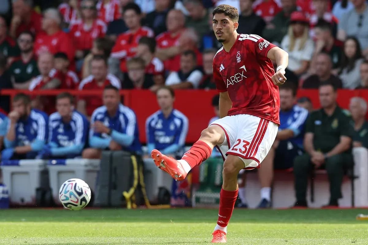 Nottingham Forest player kicking the ball Nottingham Forest player kicking the ball