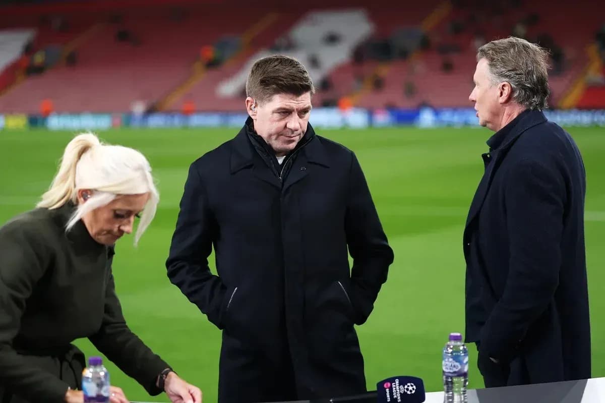 Three analysts discussing before the match Three analysts discussing before the match